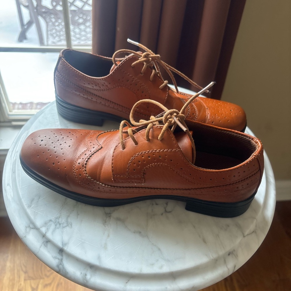 Deer Stags Tan Leather Men's Oxfords Men’s / Boys Size 5.5